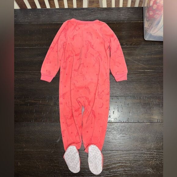 2t carters unicorn pink footed fleece pajamas like new - Picture 3 of 3